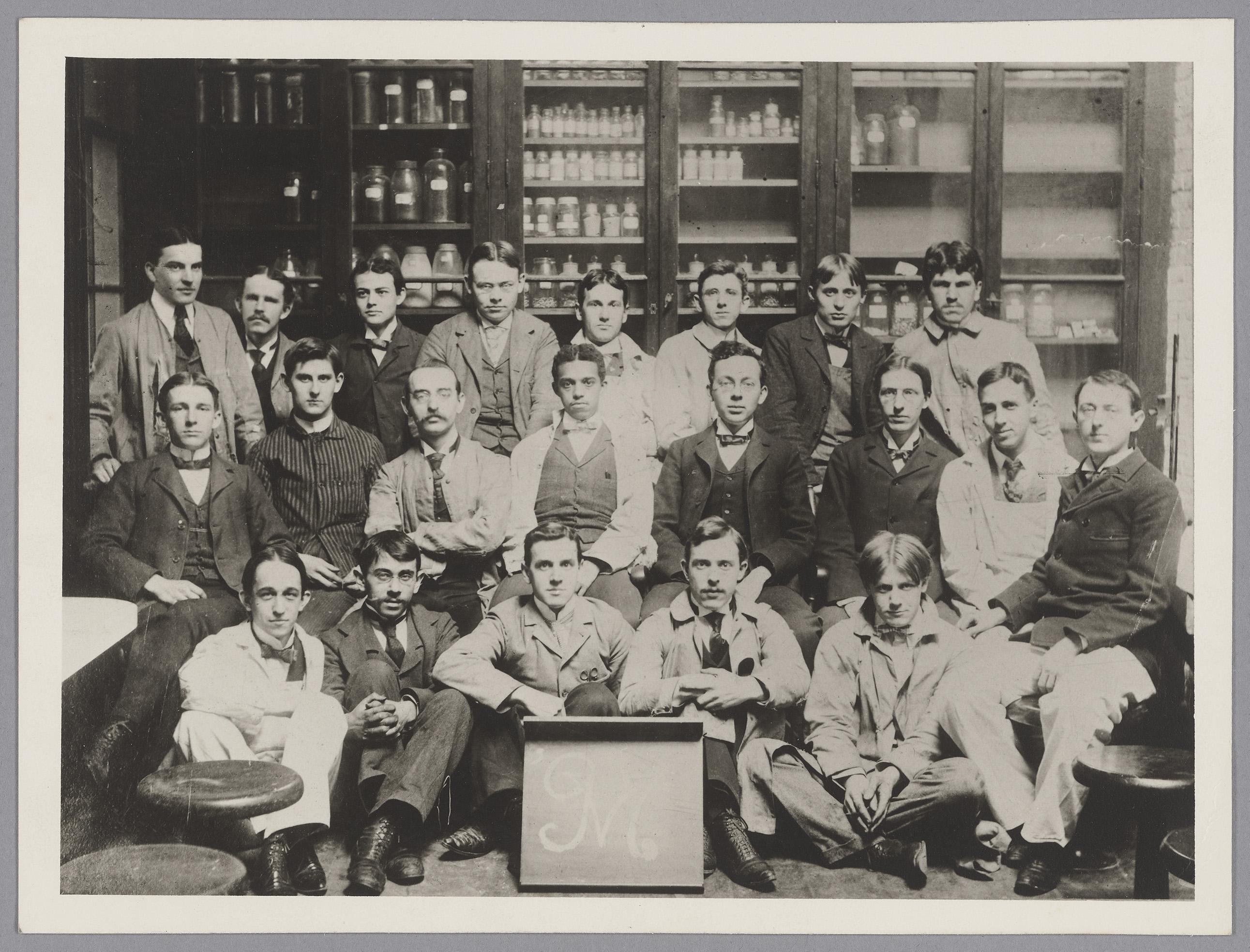 Frederick Hemmings with MIT Chemistry Class of 1897